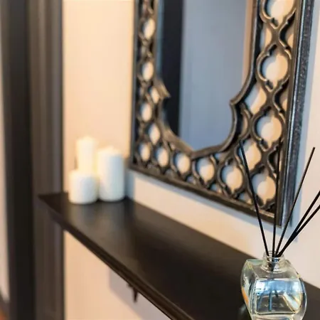 Bright And Modern With Stunning View דירה *