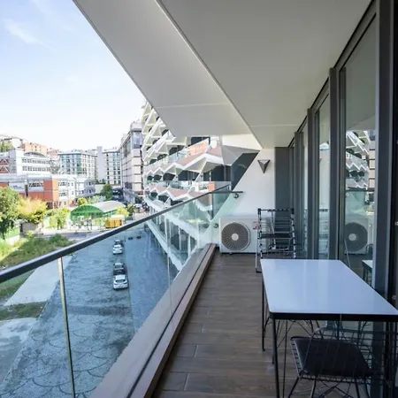 Bright And Modern With Stunning View