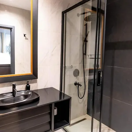 Bright And Modern With Stunning View * איסטמבול