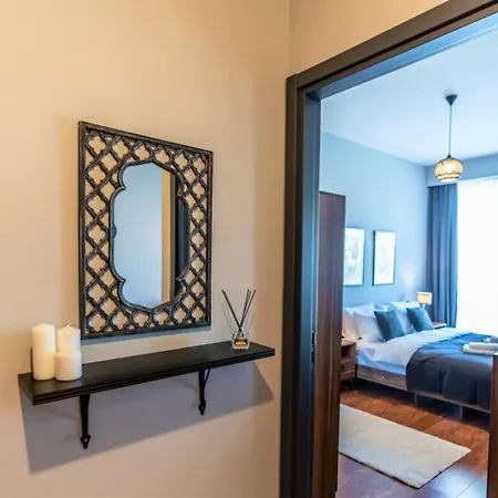 Bright And Modern With Stunning View דירה